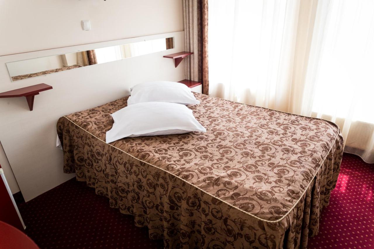 Hotel Zamca Suceava Esterno foto